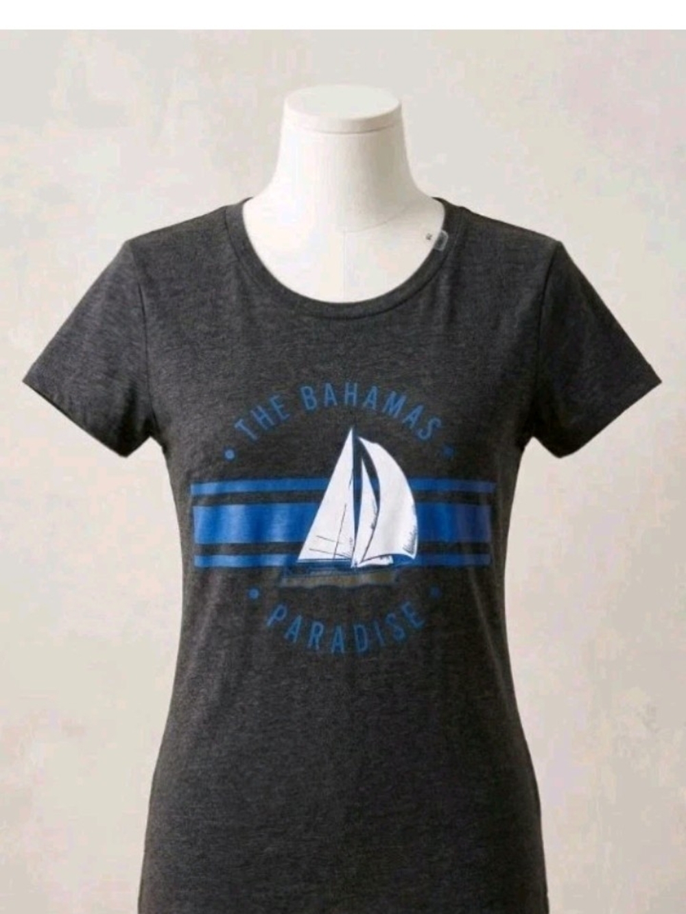Charcoal 'The Bahamas Paradise' Short-Sleeve Graphic Tee